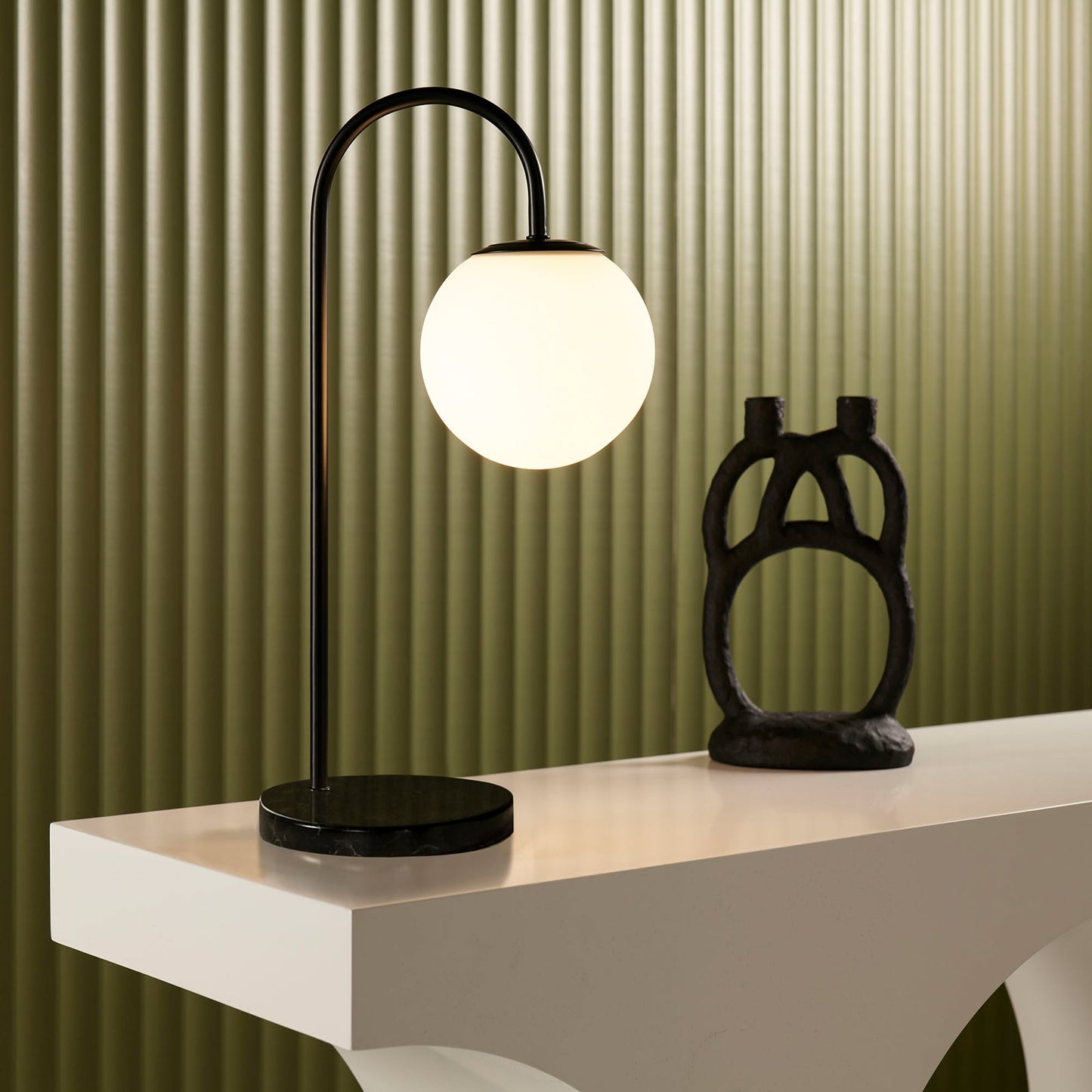 Mintu Black Desk Lamp