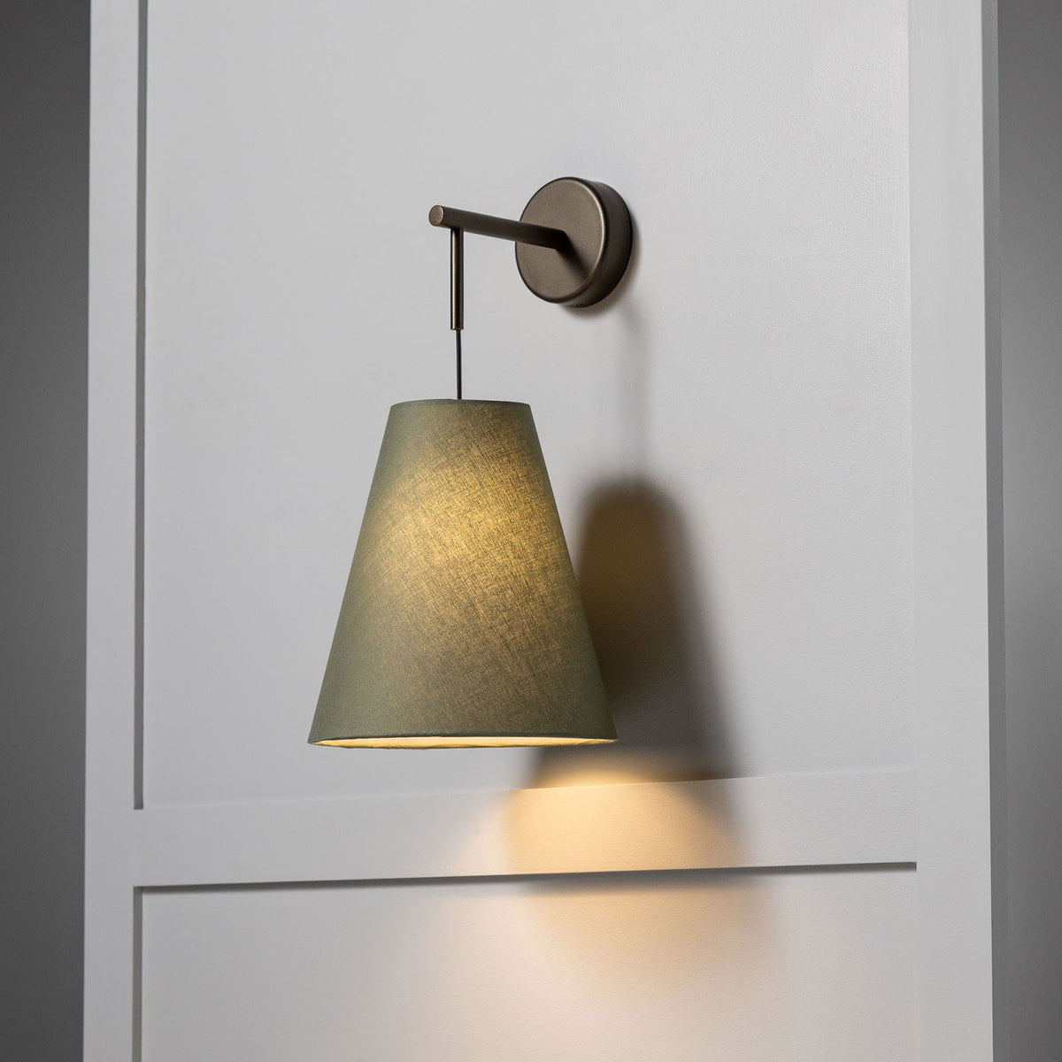 Campa Wall Light